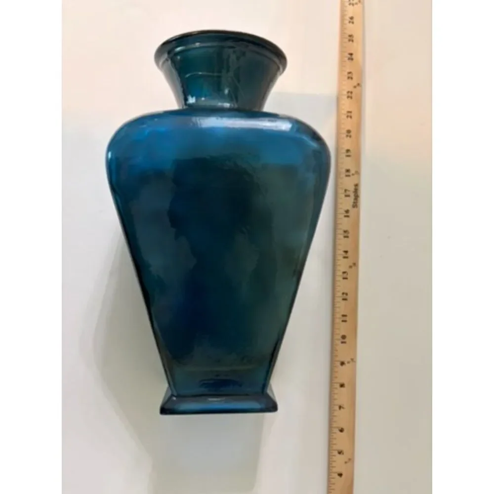 vtg. Made in Spain Blue to green ombre glass vase likely blenko